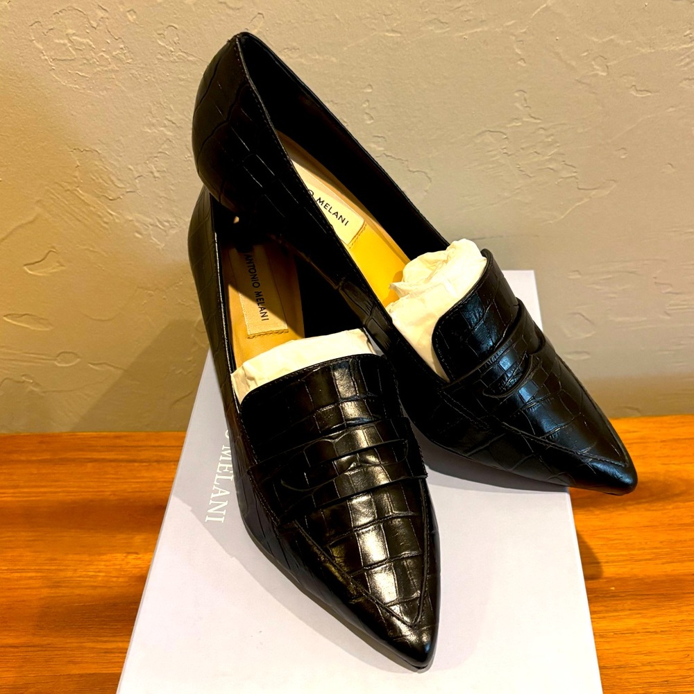 BNIB Antonio Melani Black Crocodile Pattern Kitten Heel  SIZE 8.5